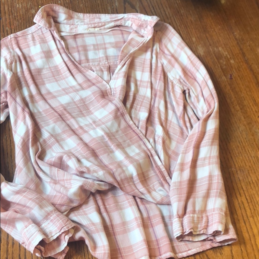 Women’s Hollister wrap flannel top. Size Small.